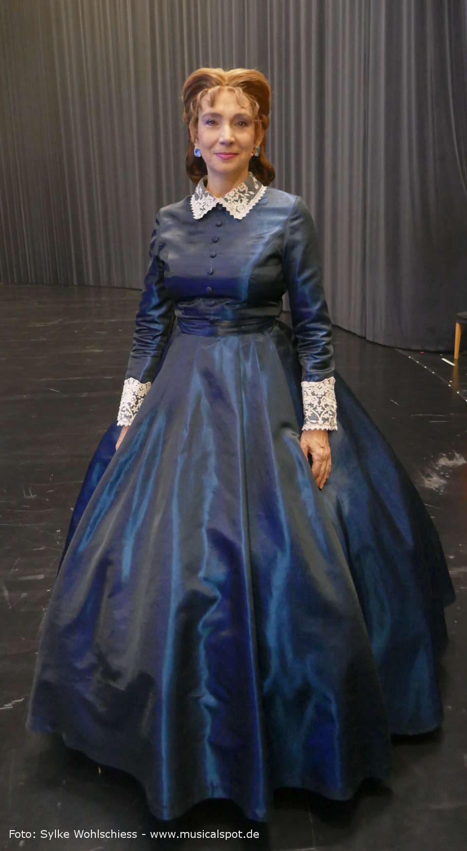 suzan zeichner backstage 03