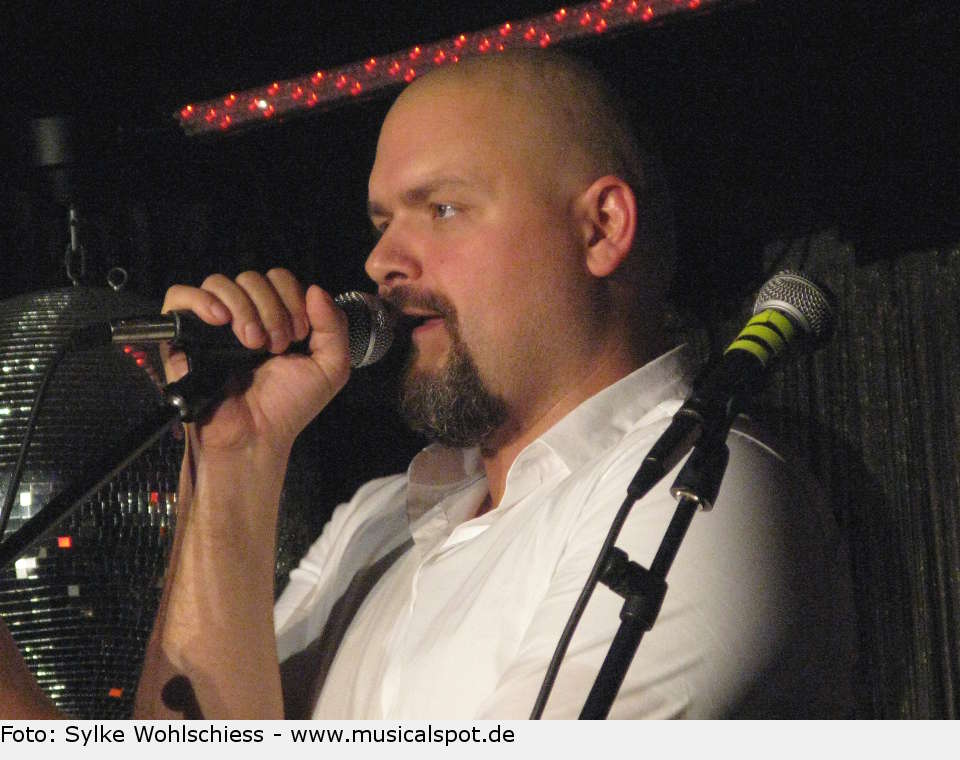 Ein Nina-Hagen-Song? Ja. Es wird "heiß". enrico 12