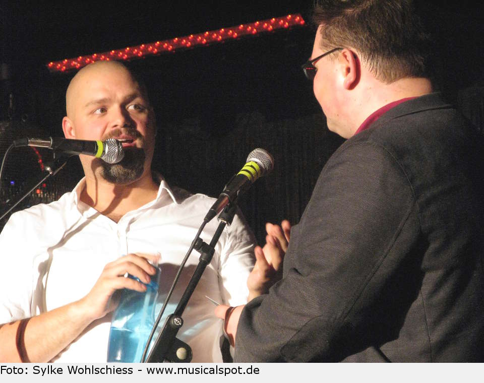 Auf diese Vorlage geht Dominik Lapp in der zweiten Talk-Runde natürlich ein: "Du hättest den Shrek wirklich gerne gespielt, oder?" enrico 13