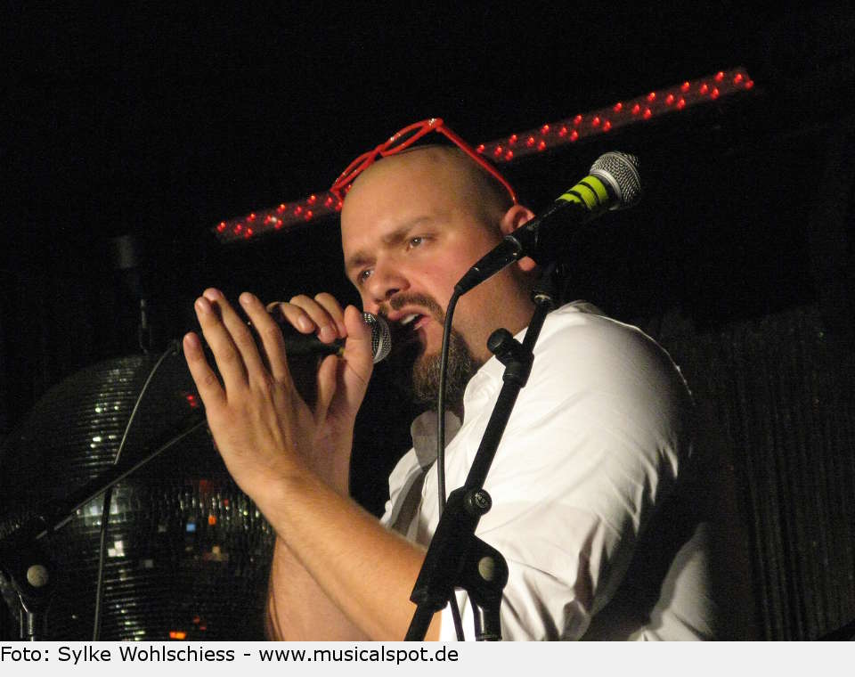 Klasse Stimme, sympathische Ausstrahlung - Enrico De Pieri. enrico 20