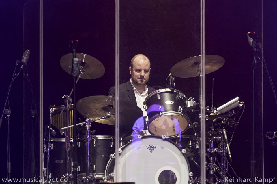 Am Schlagzeug: Matthias Plewka. 2017 03 03 filderstadt 960 001