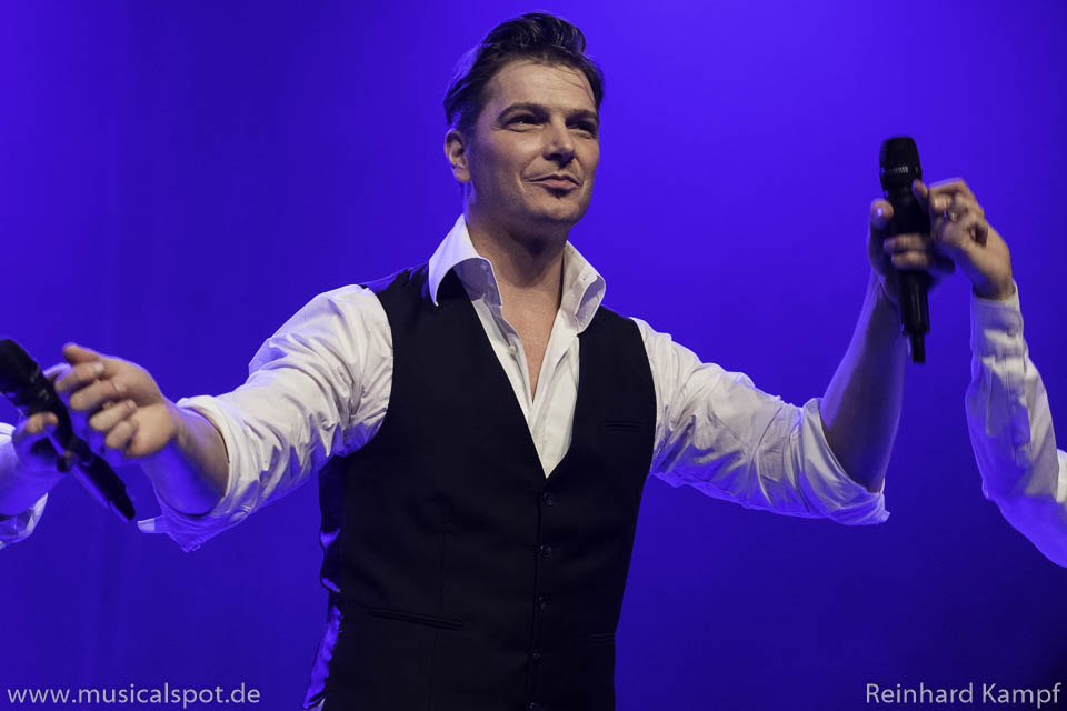 Die Akteure bedanken sich beim Publikum. 2017 03 03 filderstadt 960 019