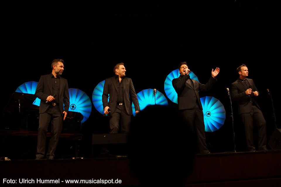 Weiter geht's mit tollem Harmoniegesang beim Popsong 'You're The Voice'. musical gentlemen wernau 2018 21