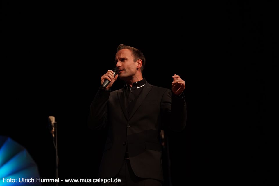 Nico Müller überzeugt mit grandiosem Gesang auch in der Kopfstimme. musical gentlemen wernau 2018 22