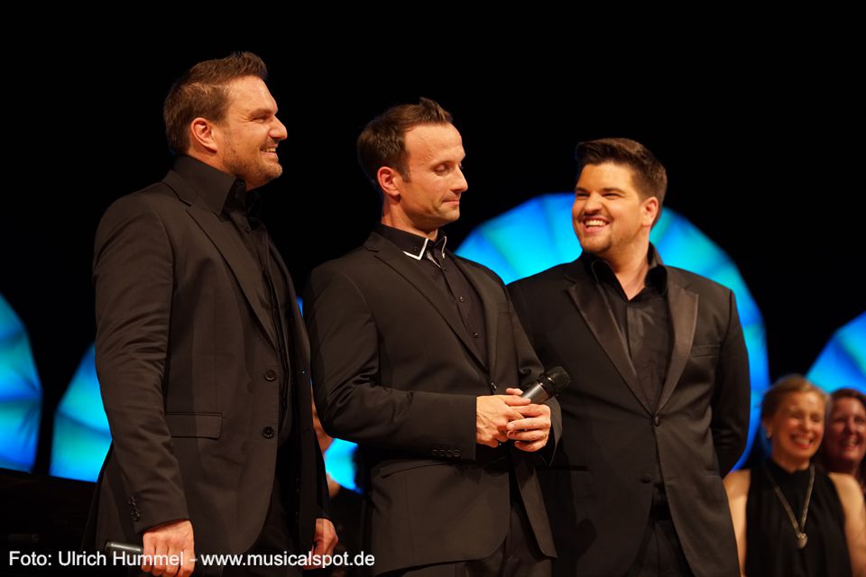 Sichtlich Spaß haben die Sänger auf der Bühne. Der freundschaftlich-lockere Umgangston der vier untereinander schafft eine besonders angenehme Konzertatmosphäre. musical gentlemen wernau 2018 23