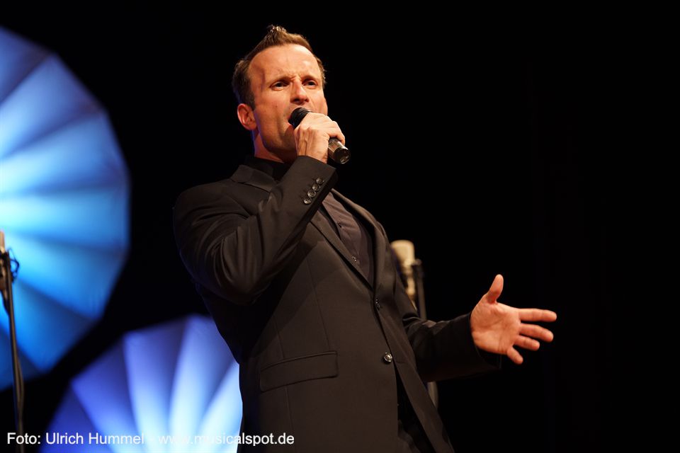 ...statt der erwarteten Eisprinzessin gibt's den Song von den vier 'Eisprinzen' Kasper, Karim, Nico und Stefan. musical gentlemen wernau 2018 40