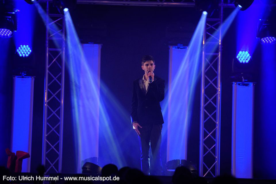 Die Ballade 'Wishing You Were Somehow Here Again' wird im Musical 'Phantom der Oper' von Christine gesungen, heute übernimmt Chris Green diesen Part. chris green ostergala esslingen 2018 25