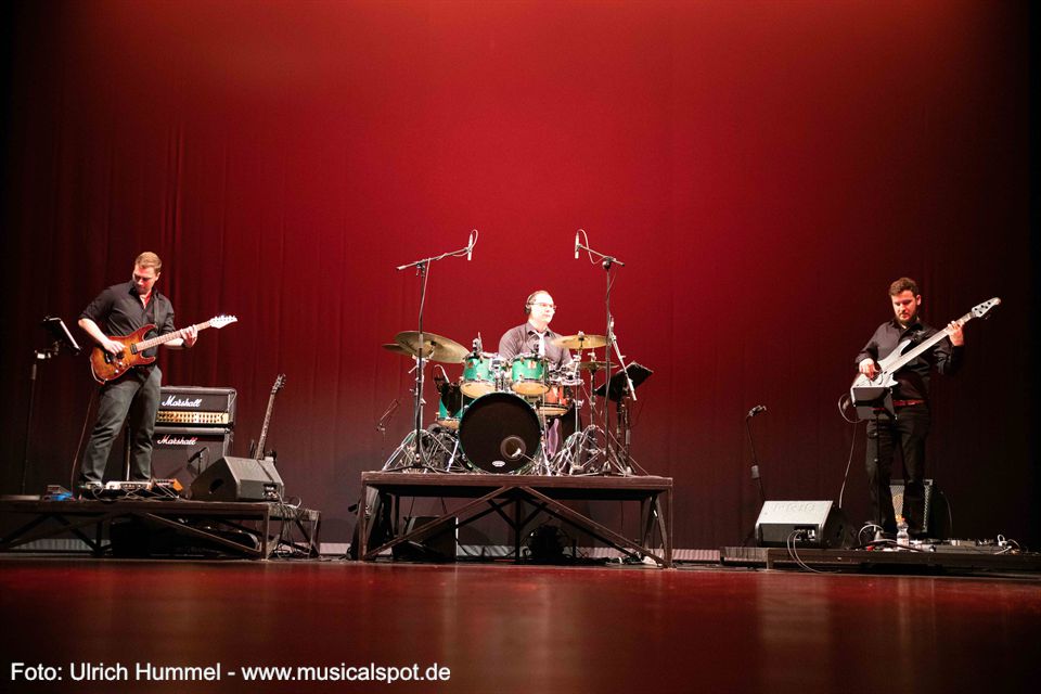 Auch die Liveband hat großen Anteil am Erfolg des „Piano Impact“-Events. konzert kalogeropoulos tarte pazdera selele esslingen 2019 07