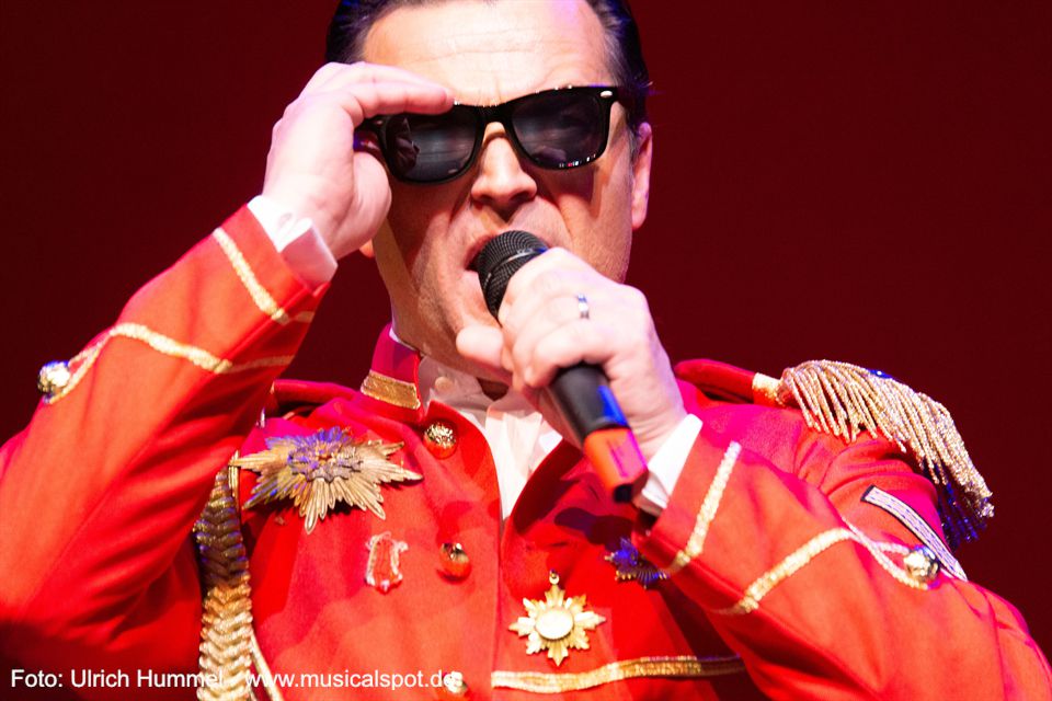 „Drah' di net um, oh oh oh. Schau, schau, der Kommissar geht um!“ konzert kalogeropoulos tarte pazdera selele esslingen 2019 50