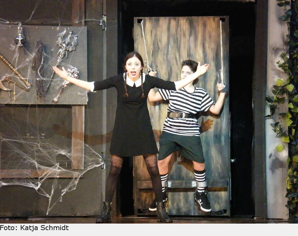 Geschwisterliebe addams family 26