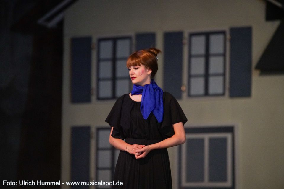 Sandra Bloom trauert um die Liebe ihres Lebens. big fish musical leinfelden 225