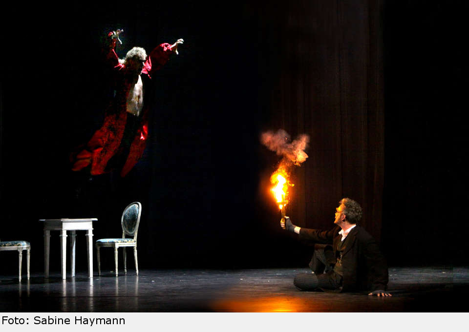 "Dein Spiel ist aus" - noch ist ungewiss, wer Sieger und wer Besiegter ist. dracula08