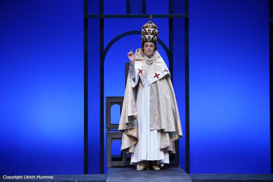 '...et Spiritus Sancti.' paepstin musical stuttgart 159