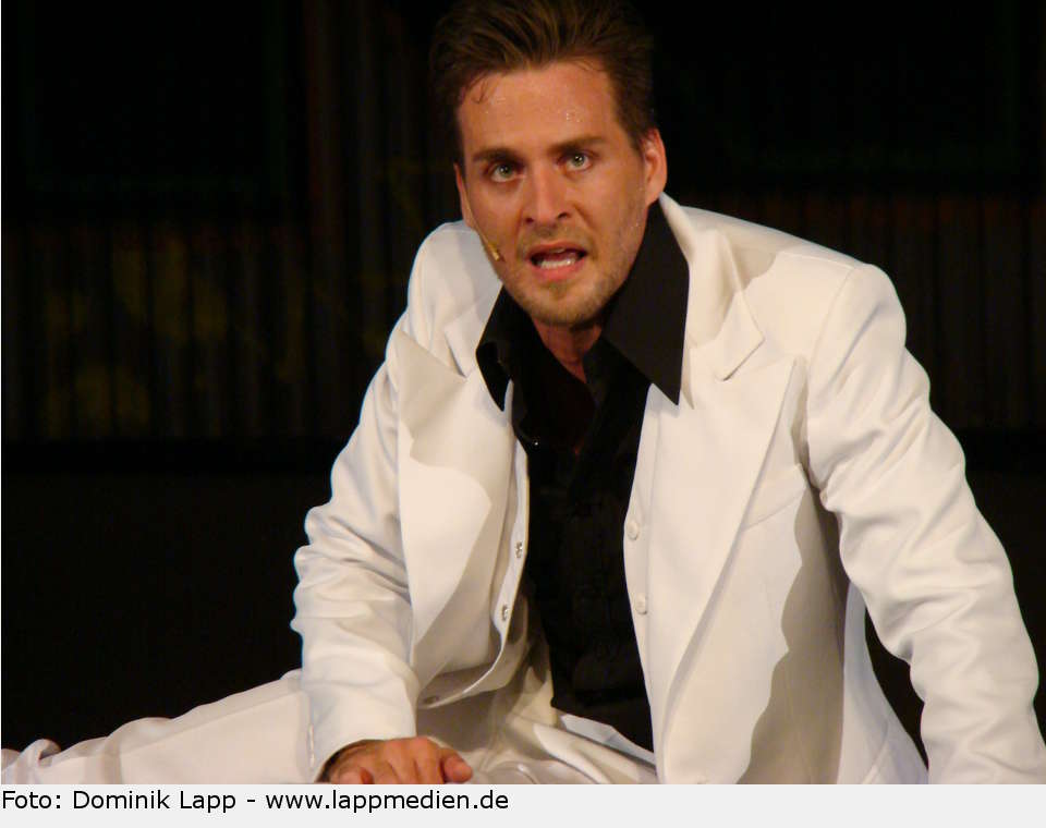 Alexander Klaws (Tony Manero) saturday night fever 18